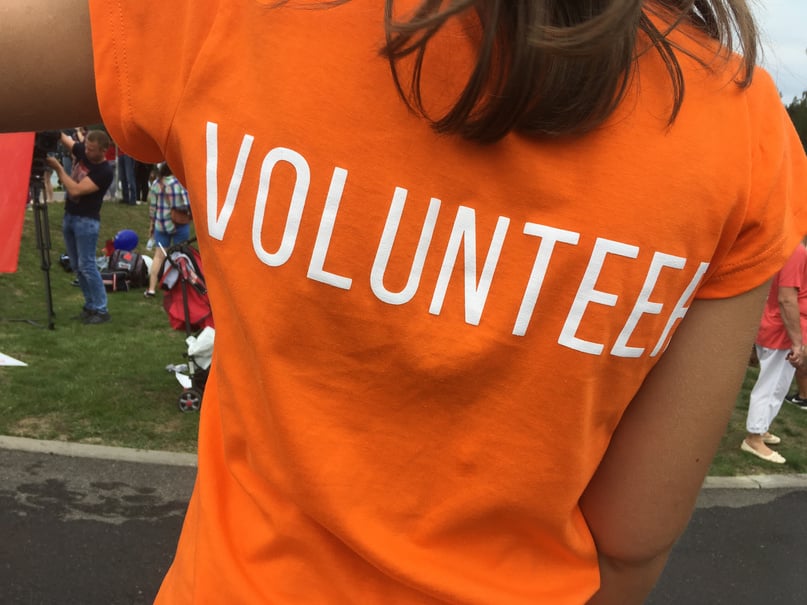 Girl volunteer